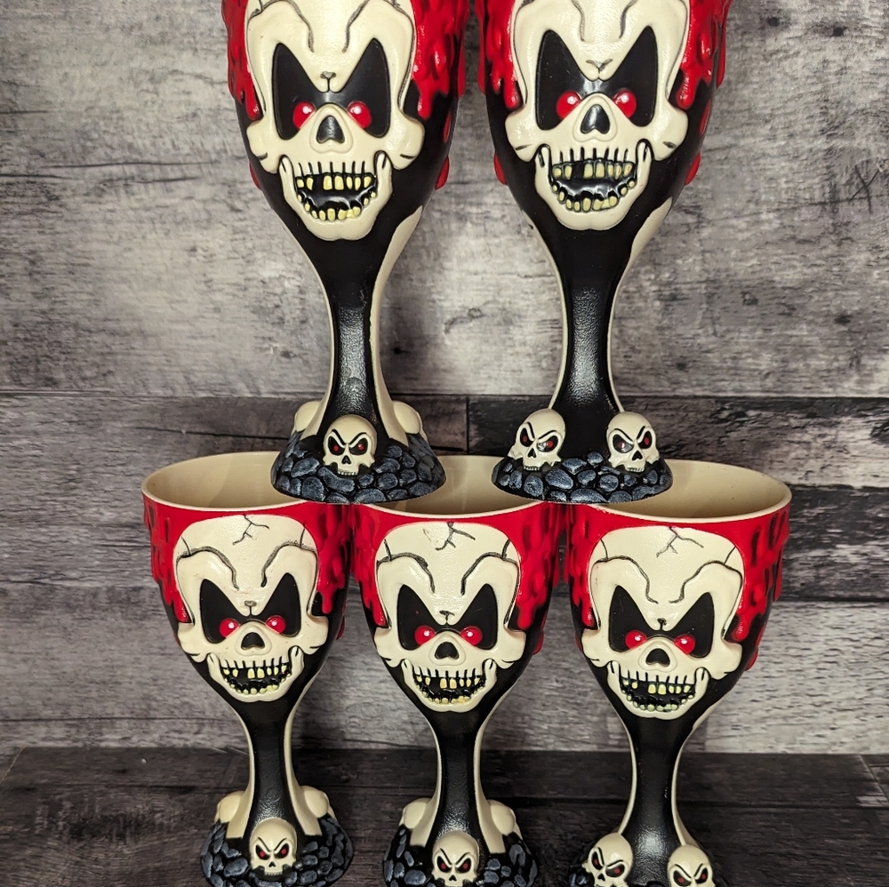 Set of 5 Creepy Skull Plastic Goblets